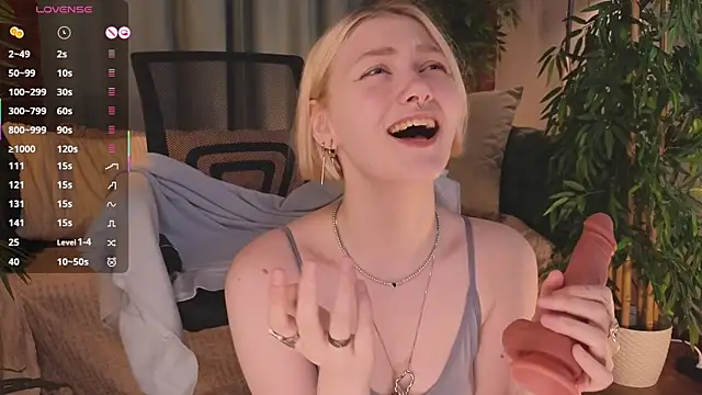 Snapshot of _Rude_Girl_ chatting on November 23, 2025, 3:33 pm Rude Girl online show from November 23, 2025, 3:33 pm