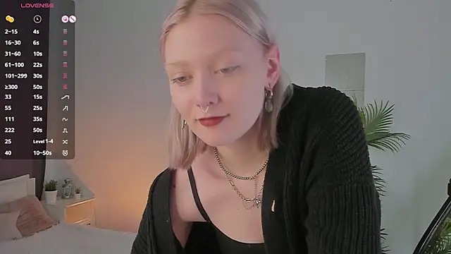 Snapshot of _Rude_Girl_ chatting on February 22, 2025, 6:41 pm Rude Girl online show from February 22, 2025, 6:41 pm