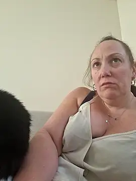 Wisie Cutie online show from March 18, 2025, 4:28 pm