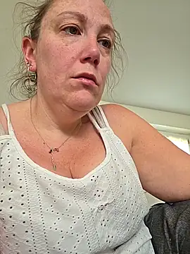 Wisie Cutie online show from April 4, 2026, 11:06 am