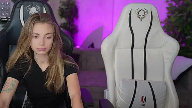 Snapshot of Kisasolo chatting on September 13, 2025, 2:50 pm Kisasolo online show from September 13, 2025, 2:50 pm