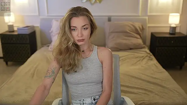 Snapshot of Kisasolo chatting on September 15, 2025, 2:39 pm Kisasolo online show from September 15, 2025, 2:39 pm