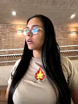 Snapshot of Annya-sweet chatting on November 4, 2025, 3:27 pm Annya-sweet online show from November 4, 2025, 3:27 pm