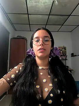 Snapshot of Annya-sweet chatting on November 28, 2025, 2:28 pm Annya-sweet online show from November 28, 2025, 2:28 pm