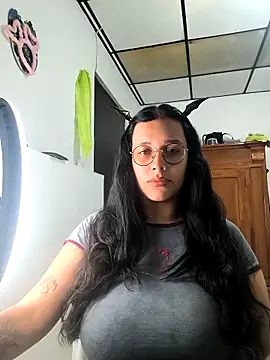 Snapshot of Annya-sweet chatting on September 21, 2025, 2:33 pm Annya-sweet online show from September 21, 2025, 2:33 pm