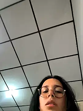 Snapshot of Annya-sweet chatting on December 13, 2025, 8:04 pm Annya-sweet online show from December 13, 2025, 8:04 pm