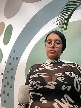 Snapshot of Annya-sweet chatting on March 20, 2025, 2:53 pm Annya-sweet online show from March 20, 2025, 2:53 pm