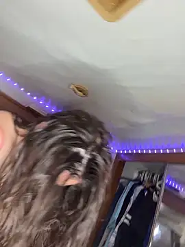 Snapshot of Emma-Rae chatting on October 9, 2025, 12:17 pm Emma-Rae online show from October 9, 2025, 12:17 pm