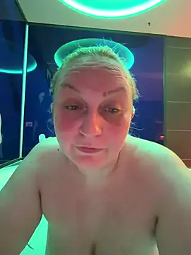 BBW Nora online show from April 10, 2026, 6:04 pm