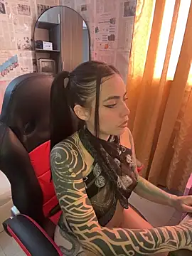 i am nina  online show from January 8, 2026, 7:20 pm