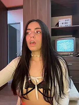 i am nina  online show from February 19, 2026, 8:06 pm