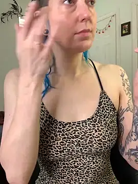 MissCumberdale online show from March 11, 2025, 2:51 pm