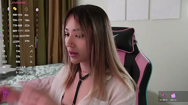 Snapshot of Fiona-Love chatting on November 19, 2025, 3:23 pm Fiona-Love online show from November 19, 2025, 3:23 pm