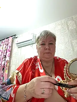 Snapshot of EffectFiona chatting on November 7, 2025, 10:57 pm EffectFiona online show from November 7, 2025, 10:57 pm