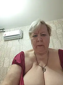 EffectFiona online show from April 12, 2026, 12:36 am