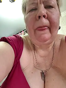 EffectFiona online show from January 16, 2026, 4:05 am