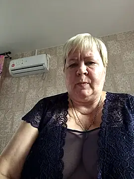 Snapshot of EffectFiona chatting on September 26, 2025, 11:06 am EffectFiona online show from September 26, 2025, 11:06 am