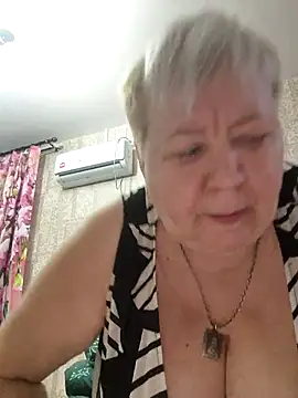 Snapshot of EffectFiona chatting on November 7, 2025, 3:11 am EffectFiona online show from November 7, 2025, 3:11 am