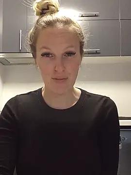 MaviePearl online show from February 3, 2025, 8:46 am