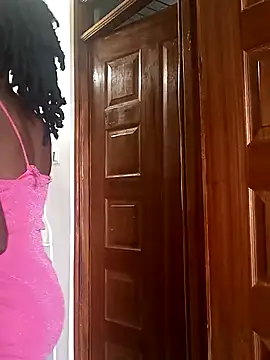 Prettybecs online show from March 4, 2025, 12:12 pm