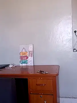 Prettybecs online show from December 31, 2024, 6:48 am