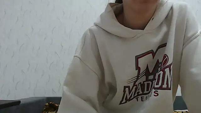 HoneyWiles online show from January 14, 2026, 2:20 pm