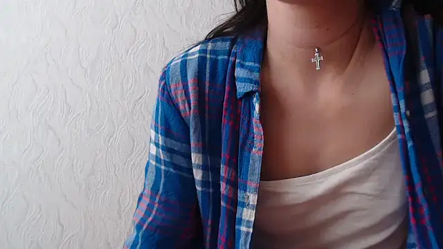 Snapshot of HoneyWiles chatting on February 21, 2025, 12:27 pm HoneyWiles online show from February 21, 2025, 12:27 pm