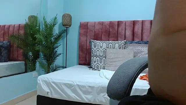 Snapshot of sophia_hadid chatting on January 8, 2026, 8:04 pm sophia hadid online show from January 8, 2026, 8:04 pm