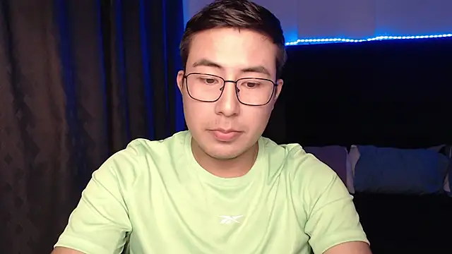 andrewmhilton  online show from April 14, 2026, 5:12 am