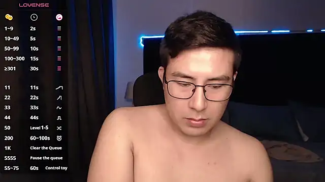 Snapshot of andrewmhilton_ chatting on November 11, 2025, 7:14 am andrewmhilton online show from November 11, 2025, 7:14 am