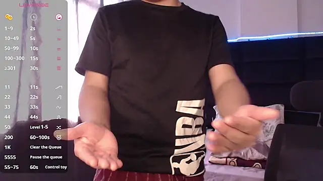 Snapshot of andrewmhilton_ chatting on November 17, 2025, 7:07 pm andrewmhilton online show from November 17, 2025, 7:07 pm