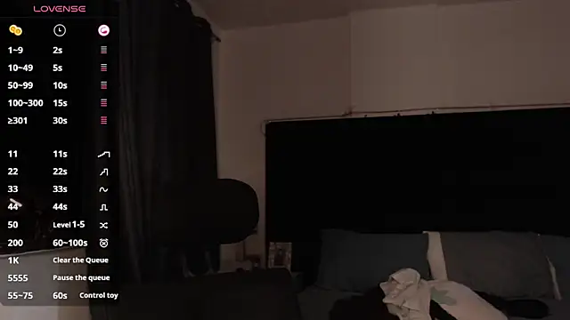 Snapshot of andrewmhilton_ chatting on October 27, 2025, 5:52 am andrewmhilton online show from October 27, 2025, 5:52 am