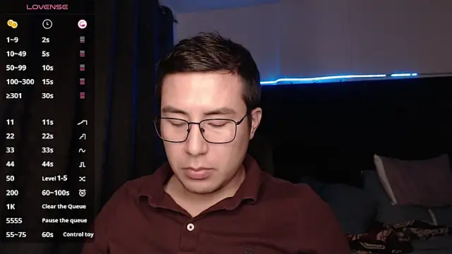 Snapshot of andrewmhilton_ chatting on November 25, 2025, 5:30 am andrewmhilton online show from November 25, 2025, 5:30 am