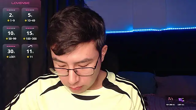 andrewmhilton  online show from April 19, 2026, 6:14 am