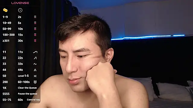 Snapshot of andrewmhilton_ chatting on November 5, 2025, 5:54 am andrewmhilton online show from November 5, 2025, 5:54 am