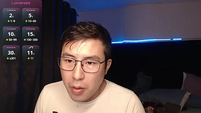 Snapshot of andrewmhilton_ chatting on December 3, 2025, 4:02 am andrewmhilton online show from December 3, 2025, 4:02 am