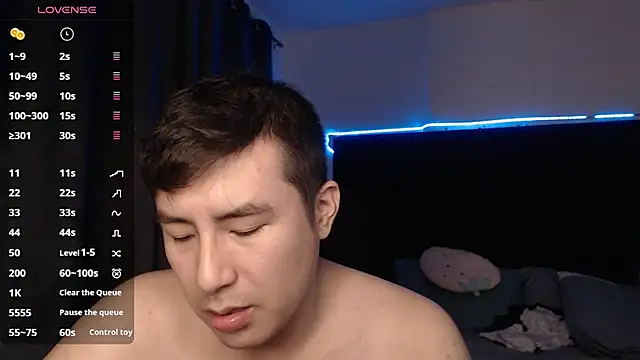 Snapshot of andrewmhilton_ chatting on October 28, 2025, 6:45 am andrewmhilton online show from October 28, 2025, 6:45 am