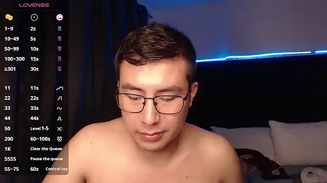 Snapshot of andrewmhilton_ chatting on October 23, 2025, 6:12 am andrewmhilton online show from October 23, 2025, 6:12 am