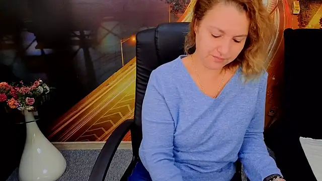 Snapshot of EmmaxPark chatting on December 4, 2025, 7:18 am EmmaxPark online show from December 4, 2025, 7:18 am