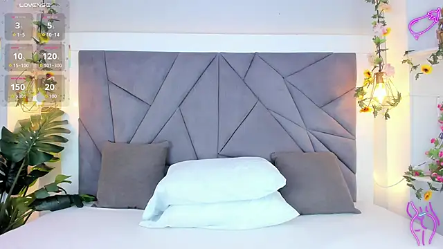 KiarhaTrixie online show from November 23, 2025, 3:16 am