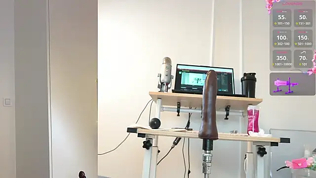 Miss69Ri99 online show from March 4, 2025, 4:52 pm