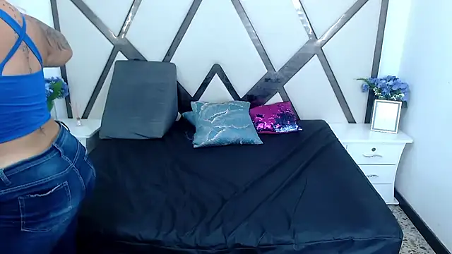 ChloexBigAss online show from December 13, 2024, 9:30 pm