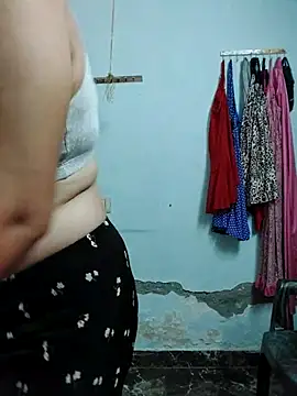 Poojabhabi101 online show from October 5, 2025, 6:15 am