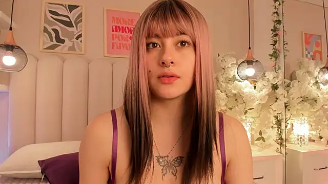 Snapshot of cute__cherry_ chatting on November 9, 2025, 12:20 pm cute cherry online show from November 9, 2025, 12:20 pm