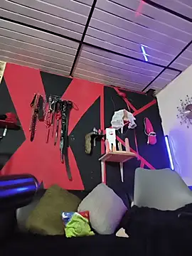 mal x online show from October 23, 2025, 9:41 am