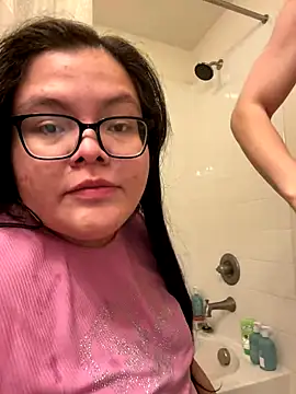 LiverandBrat77 online show from December 4, 2025, 10:42 pm