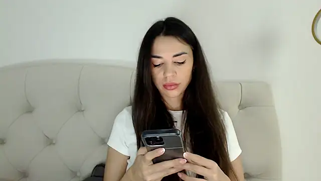 Snapshot of Mika_Gold chatting on November 23, 2025, 11:31 am Mika Gold online show from November 23, 2025, 11:31 am