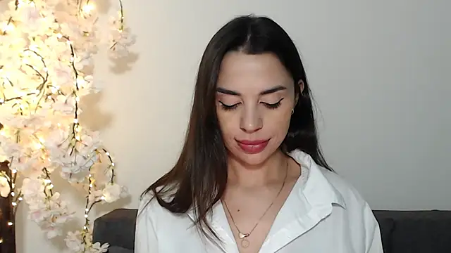 Snapshot of Mika_Gold chatting on October 30, 2025, 4:37 pm Mika Gold online show from October 30, 2025, 4:37 pm