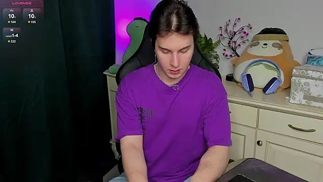 Snapshot of Vincent_Strong chatting on February 7, 2026, 3:53 pm Vincent Strong online show from February 7, 2026, 3:53 pm