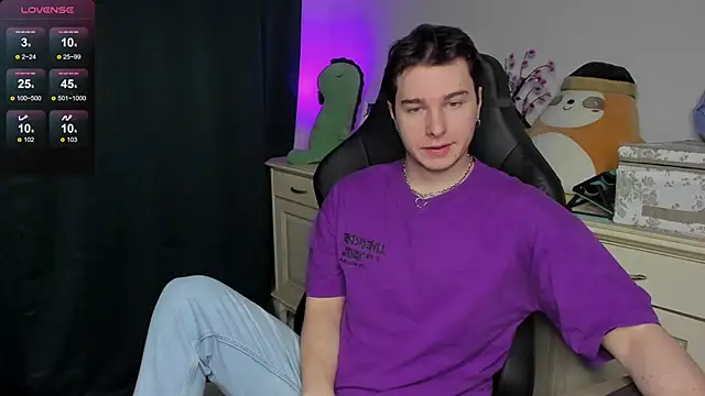 Snapshot of Vincent_Strong chatting on January 9, 2026, 8:32 am Vincent Strong online show from January 9, 2026, 8:32 am